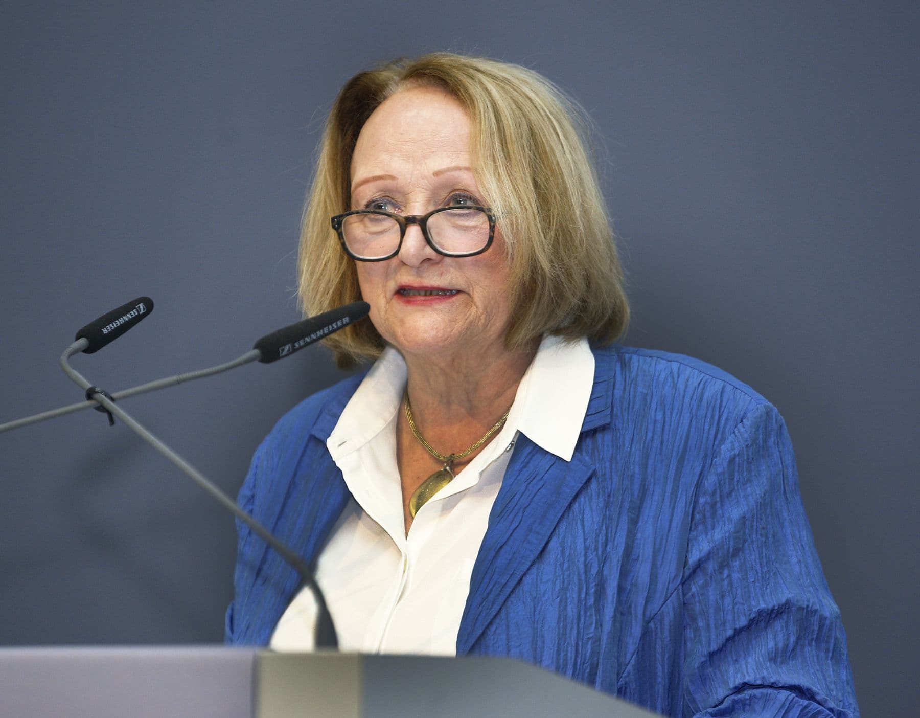 Sabine Leutheusser-Schnarrenberger am Mikrofon